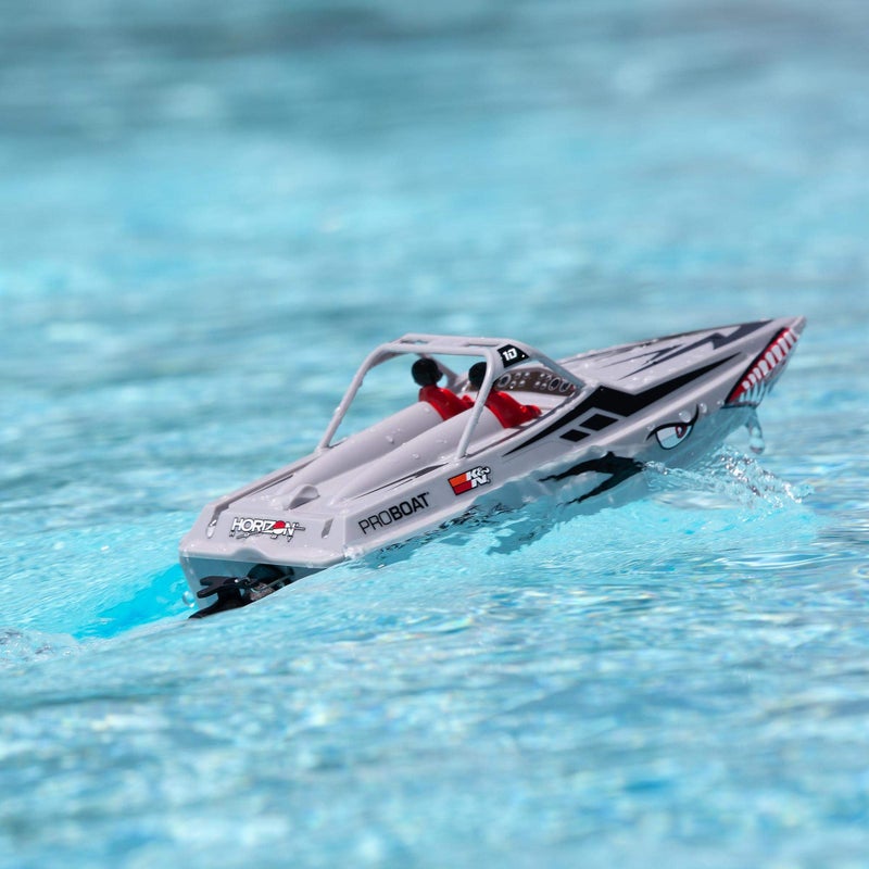 Pro Boat قارب برو بوت سبرينتجت 9" قارب نفاث عميق ذاتي الاستقامة جاهز للتشغيل فضي PRB08045T1 - Image 4